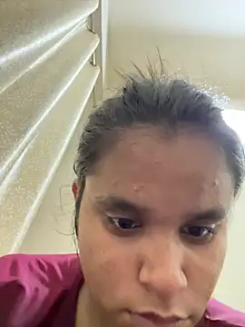 Snapshot of varsha_00 chatting on June 10, 2026, 9:35 pm varsha 00 online show from June 10, 2026, 9:35 pm