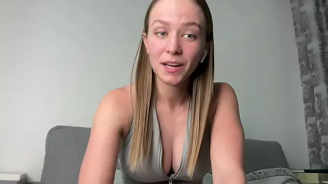 Snapshot of DanikaMory chatting on June 19, 2026, 12:42 pm DanikaMory online show from June 19, 2026, 12:42 pm