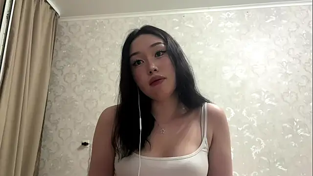 LilowNax online show from May 25, 2026, 5:52 pm