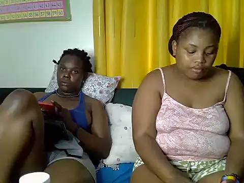 Snapshot of Sue_pretty00 chatting on June 17, 2026, 10:17 am Sue pretty00 online show from June 17, 2026, 10:17 am