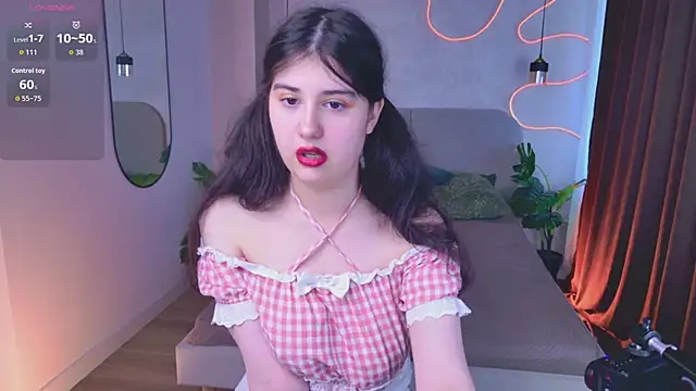 Lyra Skye  online show from May 26, 2026, 6:53 am