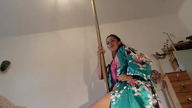 Snapshot of PriscillaPole chatting on June 11, 2026, 11:08 am PriscillaPole online show from June 11, 2026, 11:08 am