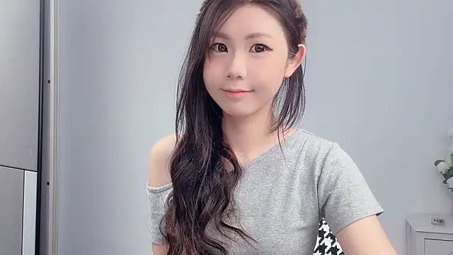 Snapshot of Rose_love69 chatting on June 18, 2026, 3:40 am Rose love69 online show from June 18, 2026, 3:40 am