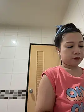 Snapshot of LINDA_HD chatting on July 7, 2026, 2:21 pm LINDA HD online show from July 7, 2026, 2:21 pm