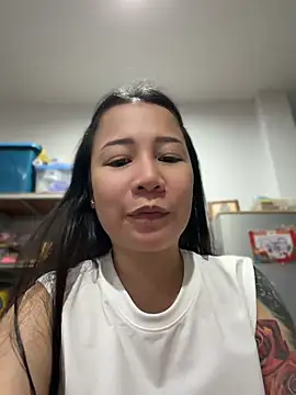 Snapshot of LINDA_HD chatting on July 19, 2026, 6:55 pm LINDA HD online show from July 19, 2026, 6:55 pm
