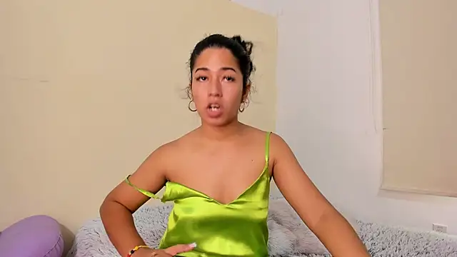 Nadia-Monroe online show from June 26, 2026, 12:09 pm