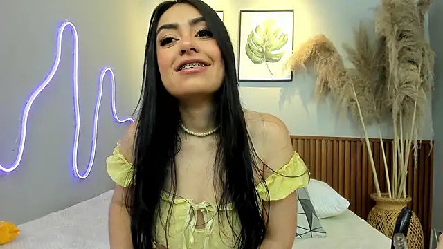 Snapshot of CARLA_FERRERM chatting on June 5, 2026, 3:02 am CARLA FERRERM online show from June 5, 2026, 3:02 am