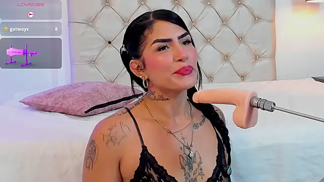 Snapshot of Alanna_Wild chatting on July 6, 2026, 6:10 pm Alanna Wild online show from July 6, 2026, 6:10 pm