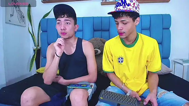 STRANGER BOYS online show from June 30, 2026, 11:06 pm