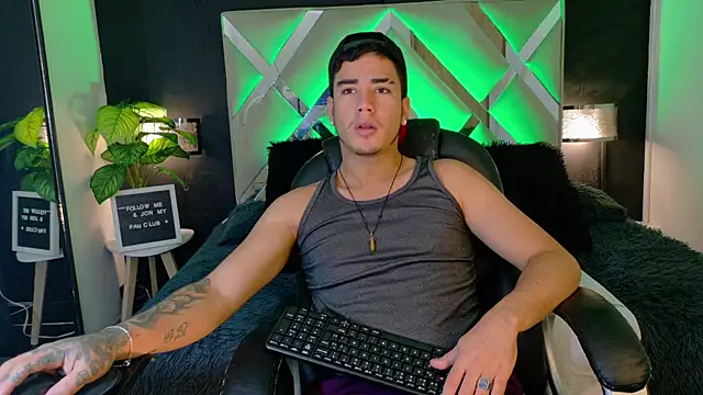 Snapshot of Alex-Rodriguezz chatting on June 12, 2026, 12:48 pm Alex-Rodriguezz online show from June 12, 2026, 12:48 pm