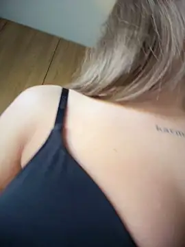 vanessabaddie online show from June 3, 2026, 4:59 am