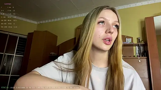 Snapshot of xXMelanieseXx chatting on June 16, 2026, 4:42 pm xXMelanieseXx online show from June 16, 2026, 4:42 pm