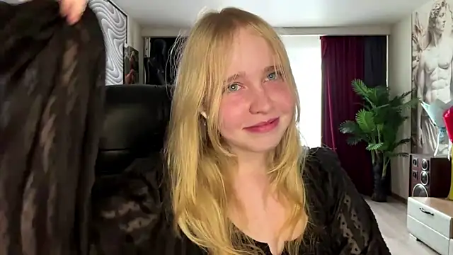 AnnyRocky online show from May 28, 2026, 11:51 am