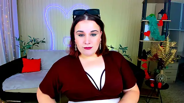 Snapshot of OliviaTwens chatting on July 13, 2026, 4:15 am OliviaTwens online show from July 13, 2026, 4:15 am