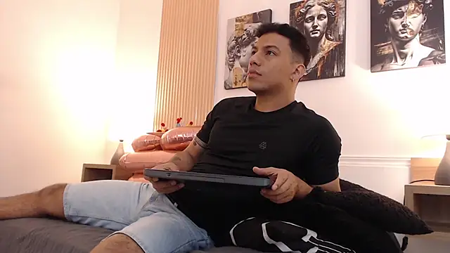 Snapshot of Diego_salvatore chatting on July 4, 2026, 7:42 pm Diego salvatore online show from July 4, 2026, 7:42 pm