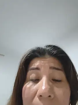 Snapshot of fire_mommy chatting on June 11, 2026, 12:32 am fire mommy online show from June 11, 2026, 12:32 am