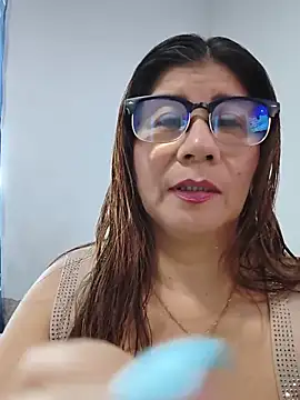 Snapshot of fire_mommy chatting on June 12, 2026, 9:57 pm fire mommy online show from June 12, 2026, 9:57 pm