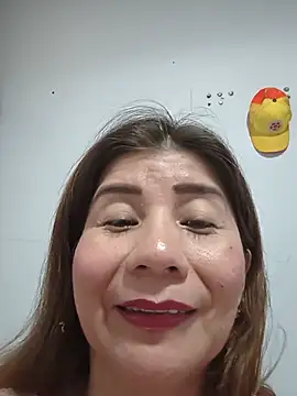 Snapshot of fire_mommy chatting on July 4, 2026, 9:21 pm fire mommy online show from July 4, 2026, 9:21 pm