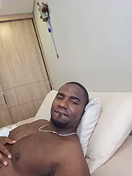 tu negrito sexy online show from May 27, 2026, 3:20 pm