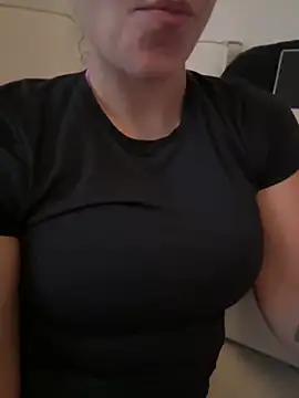 Snapshot of VenClea chatting on June 11, 2026, 6:50 pm VenClea online show from June 11, 2026, 6:50 pm