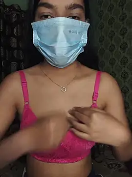 Snapshot of love_kaur chatting on July 5, 2026, 4:14 pm love kaur online show from July 5, 2026, 4:14 pm