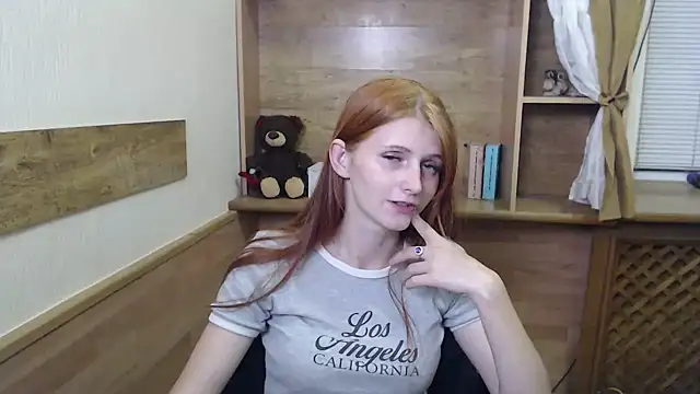 Snapshot of ViolaHot_ chatting on August 3, 2026, 11:19 pm ViolaHot online show from August 3, 2026, 11:19 pm