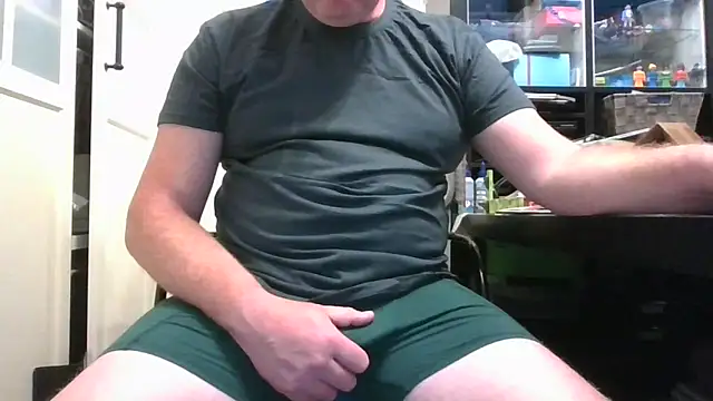Snapshot of BrianB041978 chatting on June 7, 2026, 8:12 pm BrianB041978 online show from June 7, 2026, 8:12 pm