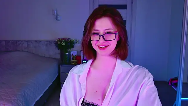 Snapshot of AvaCade chatting on July 6, 2026, 11:29 pm AvaCade online show from July 6, 2026, 11:29 pm