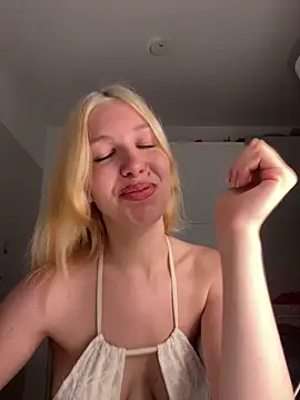 Snapshot of MilaaXOO chatting on June 26, 2026, 7:51 pm MilaaXOO online show from June 26, 2026, 7:51 pm