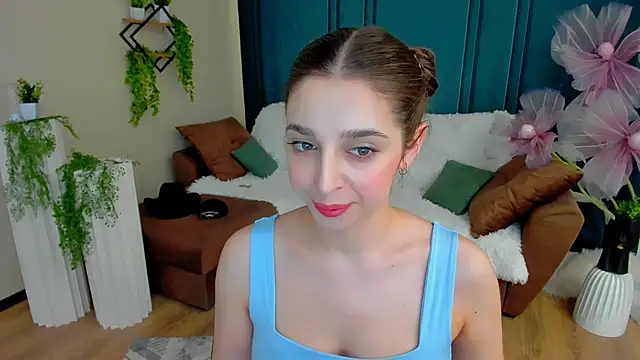 Snapshot of FlirtySpark chatting on June 9, 2026, 6:47 am FlirtySpark online show from June 9, 2026, 6:47 am