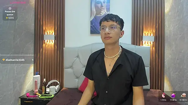 Julian Foxxx online show from May 27, 2026, 7:55 pm