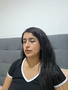 Snapshot of MADAMELUNAXXX chatting on June 12, 2026, 3:27 am MADAMELUNAXXX online show from June 12, 2026, 3:27 am