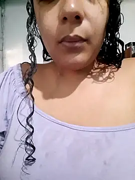Snapshot of bruninhasurfi chatting on June 10, 2026, 2:49 pm bruninhasurfi online show from June 10, 2026, 2:49 pm