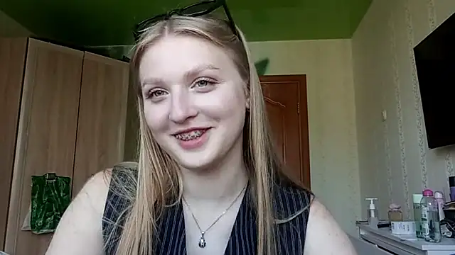 NorineGressett online show from June 11, 2026, 1:09 pm