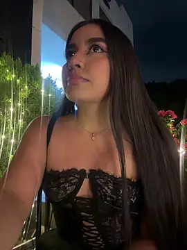 HaileyBieber  online show from June 3, 2026, 11:54 pm