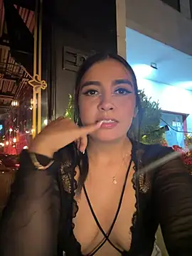 HaileyBieber  online show from June 5, 2026, 11:54 pm