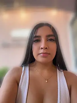HaileyBieber  online show from June 13, 2026, 11:02 pm