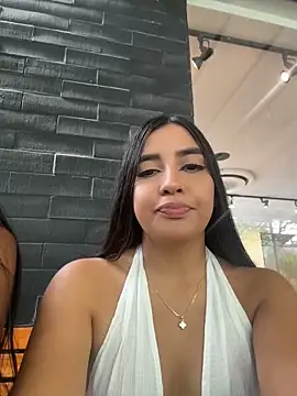 HaileyBieber  online show from June 14, 2026, 7:27 pm