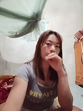 Snapshot of -Trinina- chatting on June 10, 2026, 3:55 pm -Trinina- online show from June 10, 2026, 3:55 pm