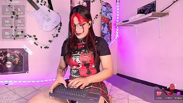 Snapshot of Lucy-morninghstar chatting on July 2, 2026, 1:06 pm Lucy-morninghstar online show from July 2, 2026, 1:06 pm