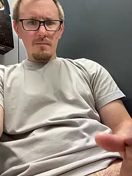 Hardpaul85 online show from July 17, 2026, 2:13 pm