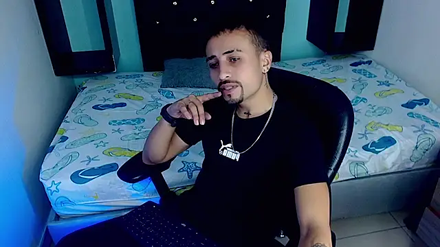  anthony32 online show from May 29, 2026, 1:42 pm