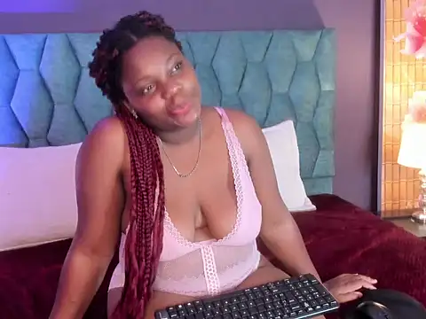 Snapshot of RoxaneMiranda chatting on May 28, 2026, 8:50 pm RoxaneMiranda online show from May 28, 2026, 8:50 pm