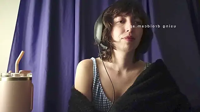 Snapshot of Julixta chatting on June 10, 2026, 4:01 am Julixta online show from June 10, 2026, 4:01 am