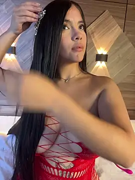 Snapshot of Lara_petit chatting on July 12, 2026, 10:12 pm Lara petit online show from July 12, 2026, 10:12 pm