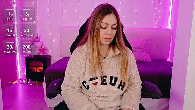 LindaWhite  online show from February 13, 2026, 9:55 pm