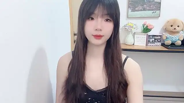 Snapshot of Louise-3 chatting on June 20, 2026, 7:27 pm Louise-3 online show from June 20, 2026, 7:27 pm