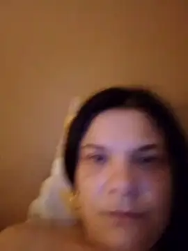 Snapshot of OniOnaCristal chatting on June 1, 2026, 7:26 pm OniOnaCristal online show from June 1, 2026, 7:26 pm