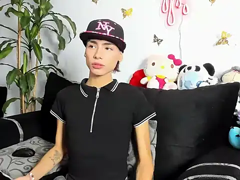 Playboy andeer online show from June 6, 2026, 4:39 am