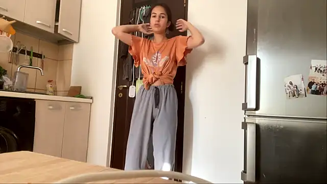 Snapshot of SindyKay chatting on July 15, 2026, 5:23 am SindyKay online show from July 15, 2026, 5:23 am